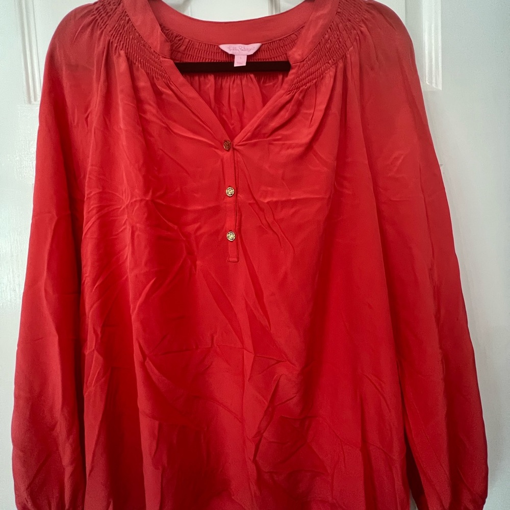 Lilly Pulitzer Top. Size large and Medium